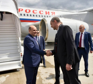 Премьер-министр РФ Михаил Мишустин прилетел в Екатеринбург 